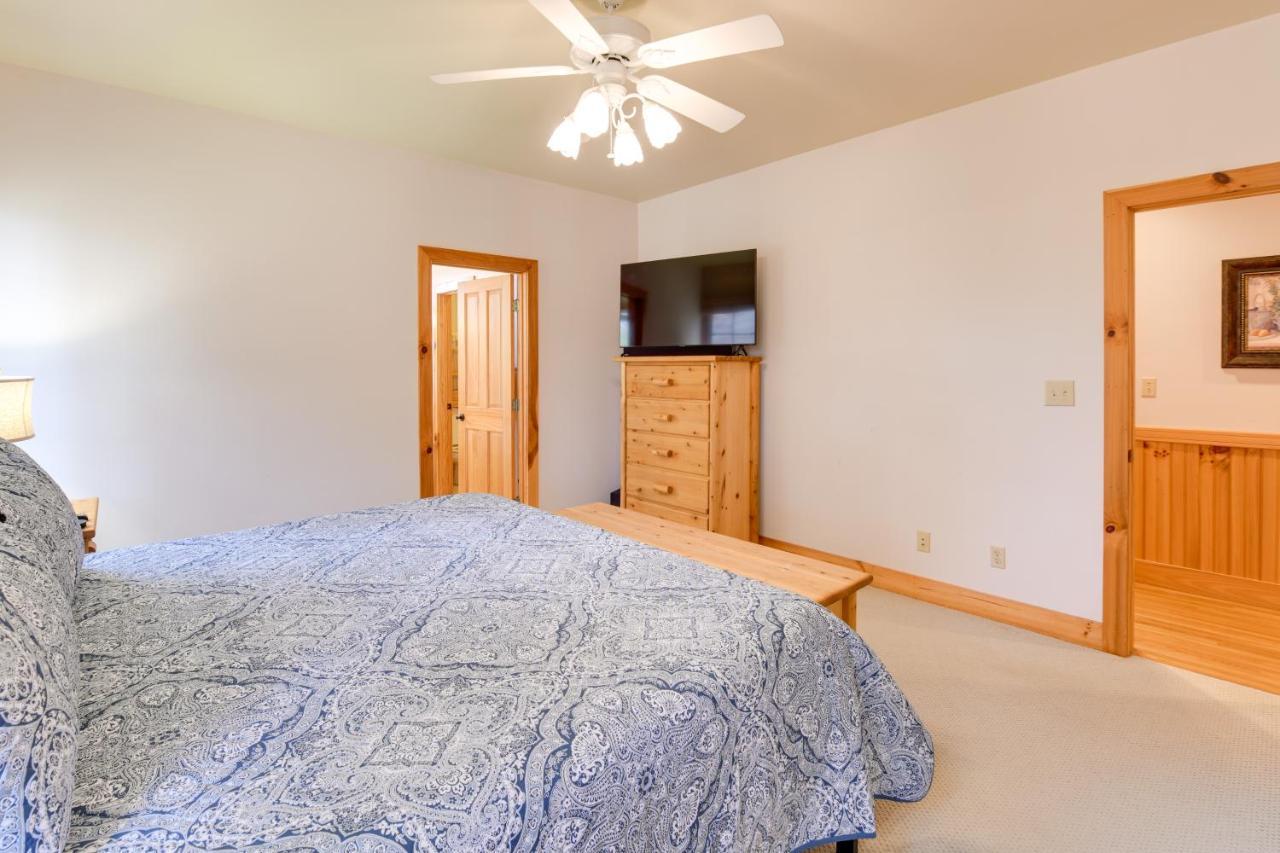Inviting Cashiers Condo Deck And Golf Course Views! Exterior photo