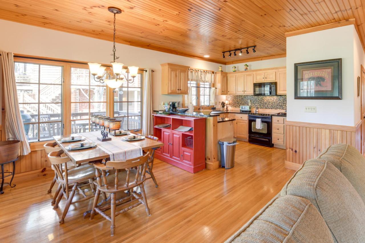 Inviting Cashiers Condo Deck And Golf Course Views! Exterior photo