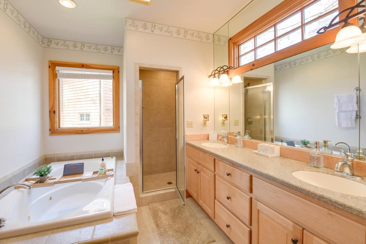 Inviting Cashiers Condo Deck And Golf Course Views! Exterior photo