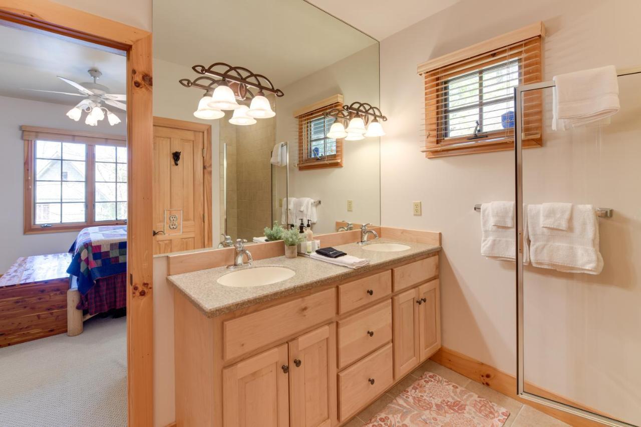 Inviting Cashiers Condo Deck And Golf Course Views! Exterior photo